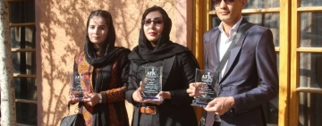 په ۱۳۹۹ کال د افغانستان د کال خبریال جایزې ګټونکي: آسیه حمزه ای، فخریه رادفر او لیاقت لایق